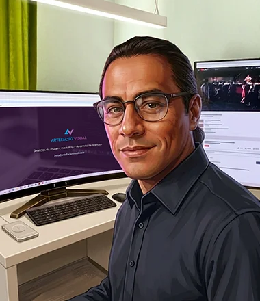 Jesús Luna Marín trabajando en su estudio